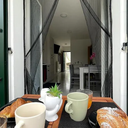 Coneroair, A Place To Back To Apartment